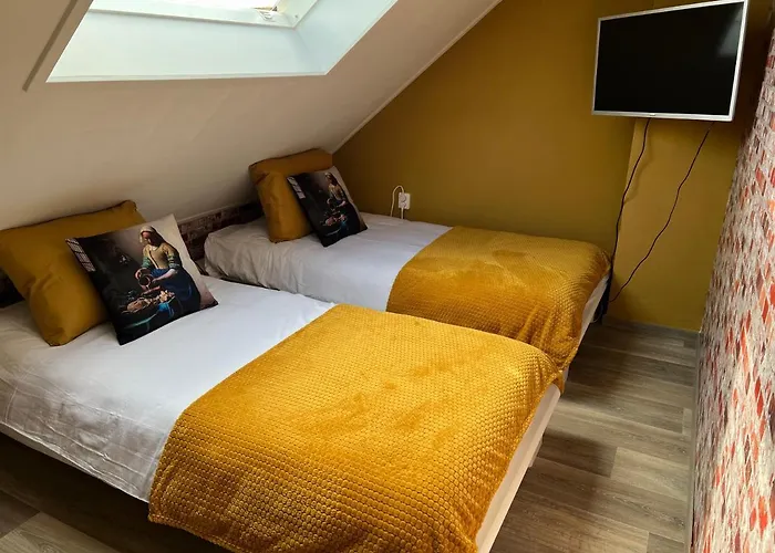 Guesthouse By C
